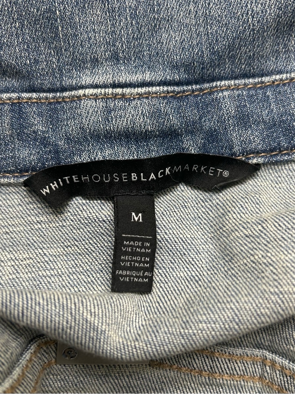 White House Black Market Fitted Light Wash Denim Jacket Size Medium - Picture 6 of 7